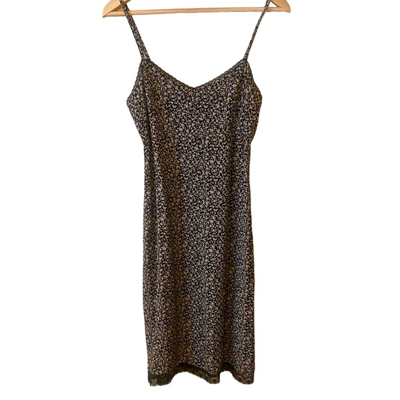 Old Navy Dresses & Skirts - Old Navy Black Floral Slip Dress Size 4